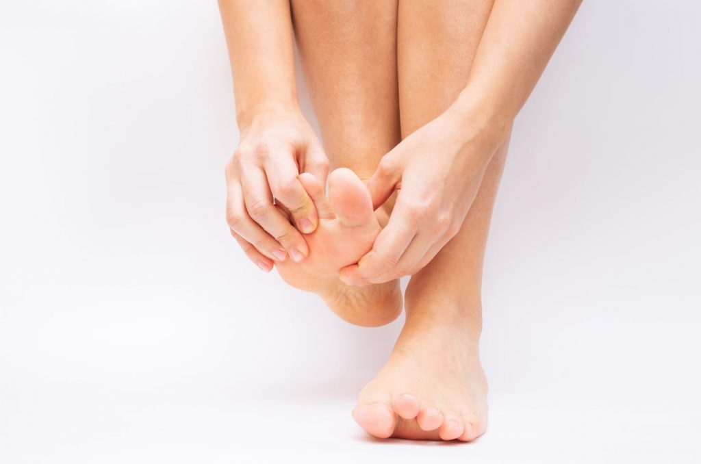 Signs and symptoms of plantar plate injury. Straits Podiatry Singapore